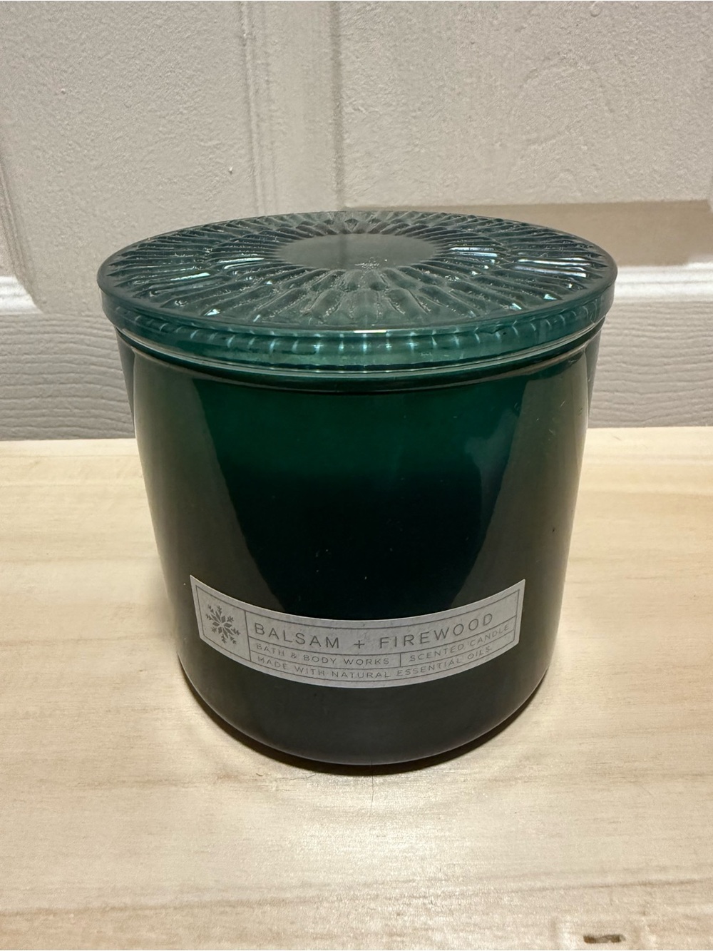 Bath & Body Works Balsam + Firewood Scented Candle - Deep Green glass lid NEW